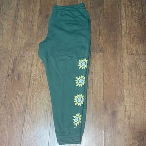 Smile flower sweatpants by pink
